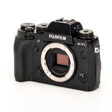 Fujifilm fotocamera usato  Spedire a Italy