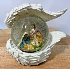 Vintage snow globe for sale Vintage snow globe for sale  ST. AUSTELL