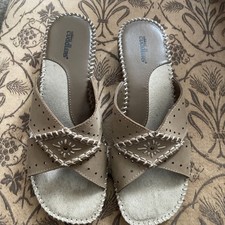 Cobbie cuddlers sandals for sale  Warsaw
