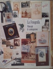 Fotografia manuale catalogazio usato  Italia