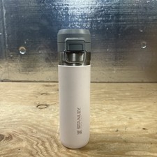 Usado Veja Imagens - Garrafa de aço inoxidável Stanley 24 oz quartzo rosa comprar usado Usado Veja Imagens - Garrafa de aço inoxidável Stanley 24 oz quartzo rosa comprar usado  Enviando para Brazil