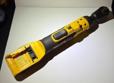 Catraca DEWALT ATOMIC COMPACT SERIES 20V MAX sem escova 3/8"" DCF513B (somente ferramenta), usado comprar usado  Enviando para Brazil