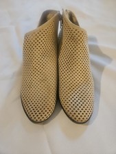 Route beige short for sale  Conyers