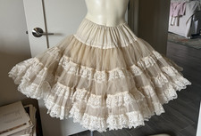 Saia de dança quadrada vintage Petti Puff por Ruthe anágua crinolina champanhe bronzeado, usado comprar usado Saia de dança quadrada vintage Petti Puff por Ruthe anágua crinolina champanhe bronzeado, usado comprar usado  Enviando para Brazil