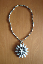 Collana lunga conchiglie usato  Roma