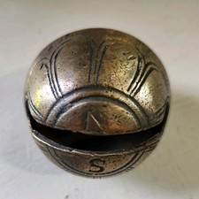 Antigo design de pétala de latão trenó sino ou crotal por Seth North (NS) nº. 3, usado comprar usado  Enviando para Brazil