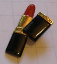 Pins rouge levres d'occasion  Saint-Nazaire