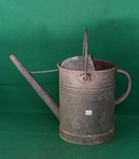 Vecchio annaffiatoio contadino usato Vecchio annaffiatoio contadino usato  Italia