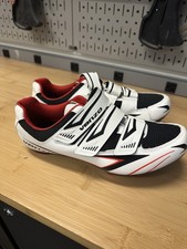 Tênis de ciclismo Venzo unissex MX bicicleta de estrada branco 3 alças pelotão - 7,5/9 (M/W) comprar usado Tênis de ciclismo Venzo unissex MX bicicleta de estrada branco 3 alças pelotão - 7,5/9 (M/W) comprar usado  Enviando para Brazil