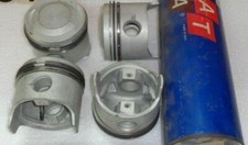 Kit pistoni originali usato  Scaletta Zanclea