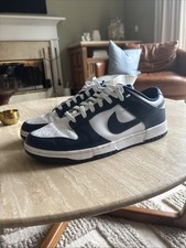 Nike dunks low d'occasion  Expédié en Belgium
