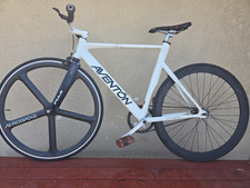 White aventon mataro for sale  Pomona