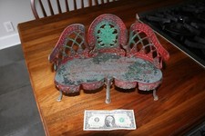 Banco de jardim vintage em miniatura de ferro fundido intrincado fundição escotilha cruzada raro comprar usado  Enviando para Brazil