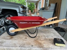 Carrinho de mão RADIO FLYER boneca infantil vermelha 17" de comprimento   comprar usado  Enviando para Brazil