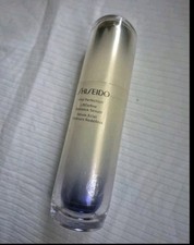 Shiseido vital perfection d'occasion  Paris XV