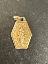 Ancien pendentif médaille d'occasion  Montereau-Fault-Yonne