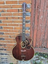 Guitare jazz ancienne d'occasion  Cézy