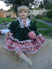 Adorable poupee porcelaine d'occasion  Flixecourt