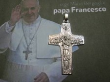 Croce pettorale papa usato  Isolabona