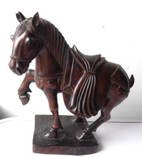 ANTIGA ESTÁTUA CHINESA DE MADEIRA DE CAVALO DE GUERRA ESCULPIDA À MÃO, usado comprar usado  Enviando para Brazil