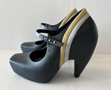 Melissa X Karl Lager Field KL Ginga salto bomba de borracha preto dourado tamanho EUA 7 UE 37, usado comprar usado  Enviando para Brazil