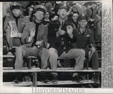 1953 Press Photo William Dean, filho e tropas assistem a um jogo no Michie Stadium, NY comprar usado  Enviando para Brazil