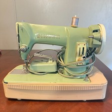 Máquina de costura vintage Singer RFJ8-8 verde perfeito portátil com estojo e pedal testados comprar usado  Enviando para Brazil