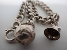 Petit bracelet bréloques d'occasion  Chantelle