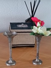 Petits vases ciselés d'occasion  Montbard