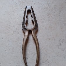 Casse noix noisettes d'occasion Casse noix noisettes d'occasion  Saint-Maximin-la-Sainte-Baume