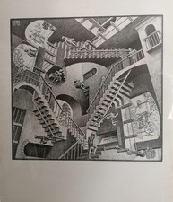 Relatività escher c. usato Relatività escher c. usato  Trambileno