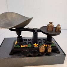 Usado, Mini escala de equilíbrio de ferro fundido pesos de latão pintura de arte popular vendedores amostra? comprar usado  Enviando para Brazil