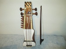 MUSICAL FOLCLÓRICO INDIO MADERA HECHO A MANO? ¿SARANGI Y ARCO? NECESITA AFINACIÓN segunda mano  Embacar hacia Mexico