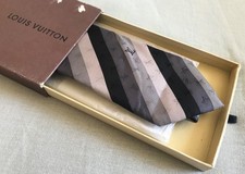 Cravate grise rayée d'occasion Cravate grise rayée d'occasion  Marseille I