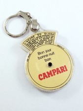 PORTE-CLES - APÉRITIFS CAMPARI Italiens, Amer - « L'HEURE du GLOBE » - Années 60, usado comprar usado PORTE-CLES - APÉRITIFS CAMPARI Italiens, Amer - « L'HEURE du GLOBE » - Années 60, usado comprar usado  Enviando para Brazil