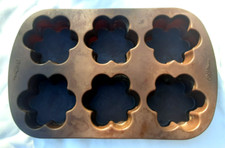 Usado, Molde de cozimento de silicone Wilton muffin cupcake 6 formato de flor recortado 6 furos comprar usado  Enviando para Brazil