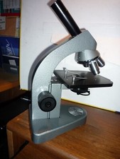 Microscope monoculaire leitz d'occasion  Saint-Amand-Montrond