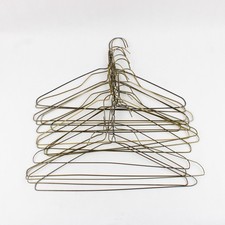 Lote de 16 cabides de roupas tradicionais com fio de metal comprar usado  Enviando para Brazil