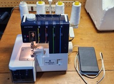 Huskylock 560ed serger for sale  River Falls