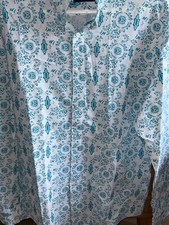 Belle chemise motifs d'occasion  Voisins-le-Bretonneux