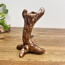 Vaso de botão vintage, tronco de árvore bois falso com pinha aplicada Harold Warp, usado comprar usado  Enviando para Brazil
