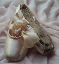 Pointe shoes innovation for sale  BARNET