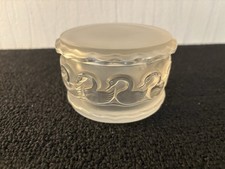 Boite poudre cygne d'occasion Boite poudre cygne d'occasion  Baccarat