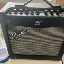 Fender Mustang 1 Clean comprar usado  Enviando para Brazil