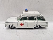 Dinky Toys #278 Vauxhall Victor Ambulance 1/43 odlew ciśnieniowy używane opony zamienne na sprzedaż Dinky Toys #278 Vauxhall Victor Ambulance 1/43 odlew ciśnieniowy używane opony zamienne na sprzedaż  PL