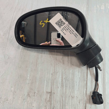 Specchietto retrovisore est. usato Specchietto retrovisore est. usato  Italia