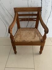 Silla de bebé Regency tallada vintage de nogal de los años 40 segunda mano  Embacar hacia Mexico