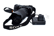 Câmera Digital Sony Alpha A6300 24.2MP - Kit Preta com Lente de Zoom 18-135mm comprar usado  Enviando para Brazil