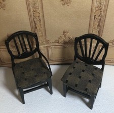 Casa de bonecas miniatura vintage madeira par de cadeiras estofadas pintadas de preto comprar usado  Enviando para Brazil
