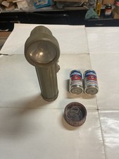 Lanterna vintage militar EUA LITE com baterias originais não funcionando 9 vidas, usado comprar usado  Enviando para Brazil